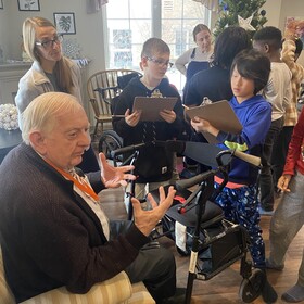 Une belle rencontre intergénérationnelle pour nos élèves de 5e année